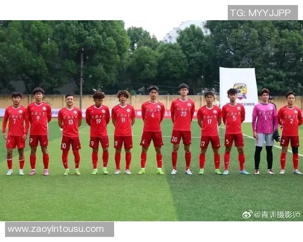 上海足球队团队协作能力大幅提升荣登全国足球团队协作排名新高峰